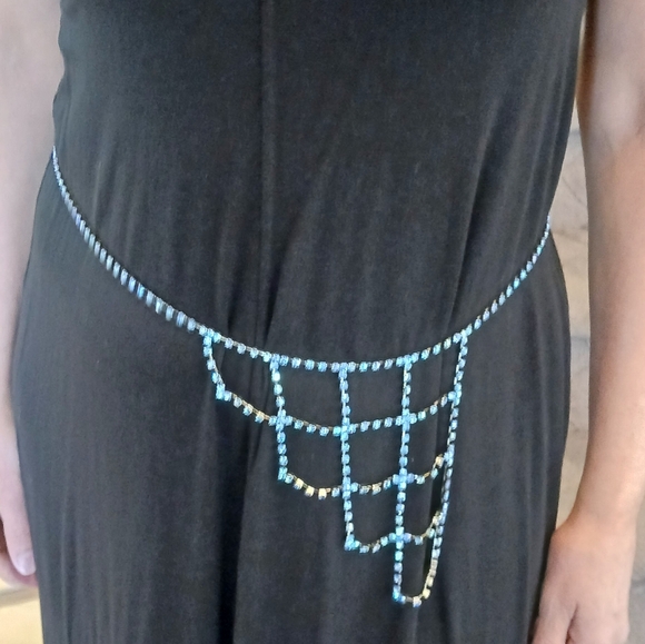 Beautiful asymmetrical rhinestone belt - Picture 1 of 8